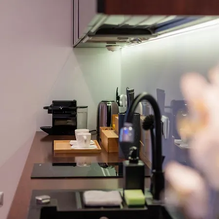 Luna Prestige - Old Town Center & Main Station Apartman